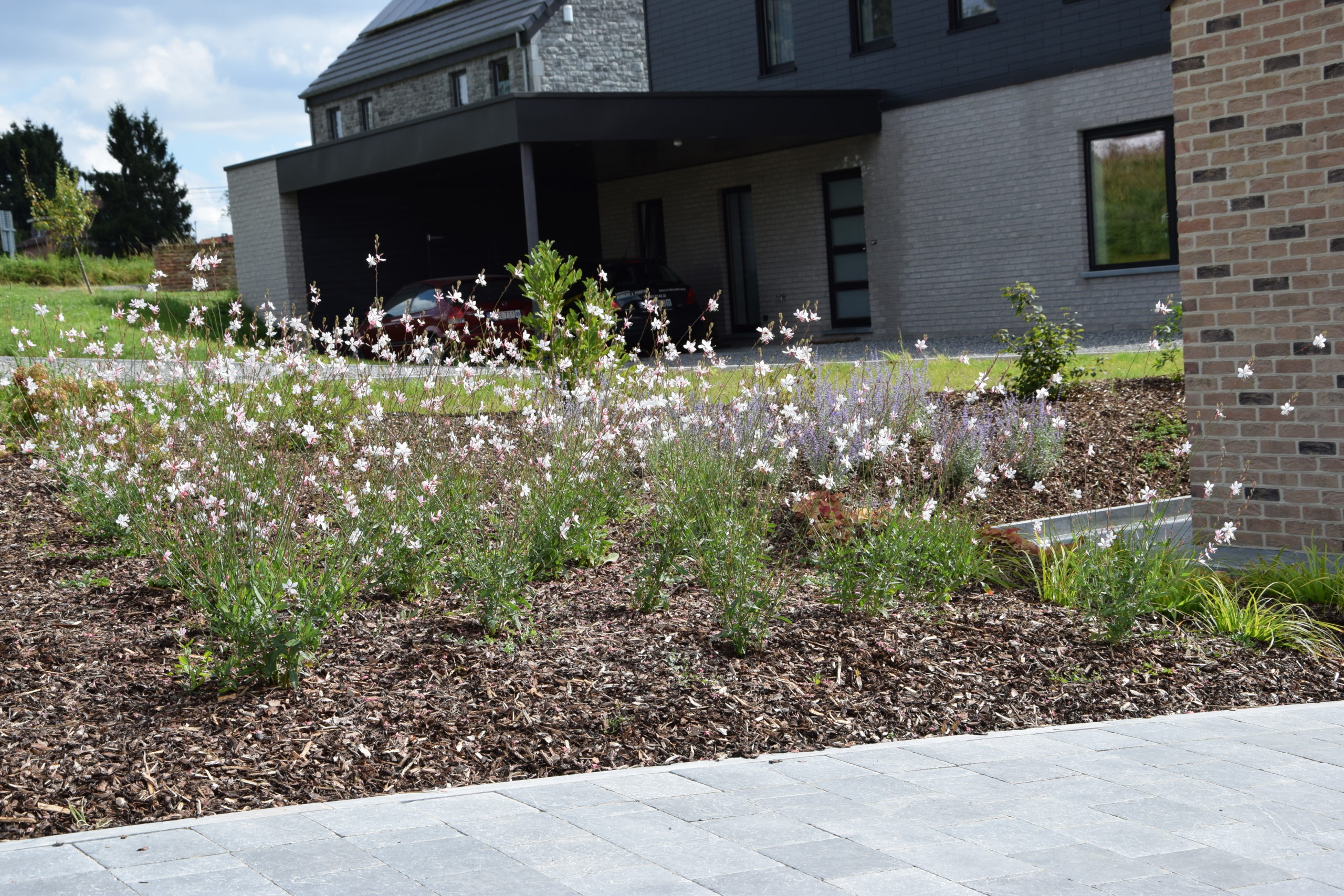parterre de fleurs aménagés par ADL Garden